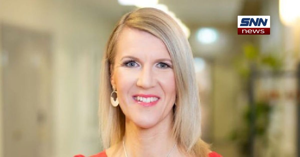 Finnish and German officials signing hydrogen energy cooperation agreement, promoting green hydrogen, clean energy, and sustainable innovation