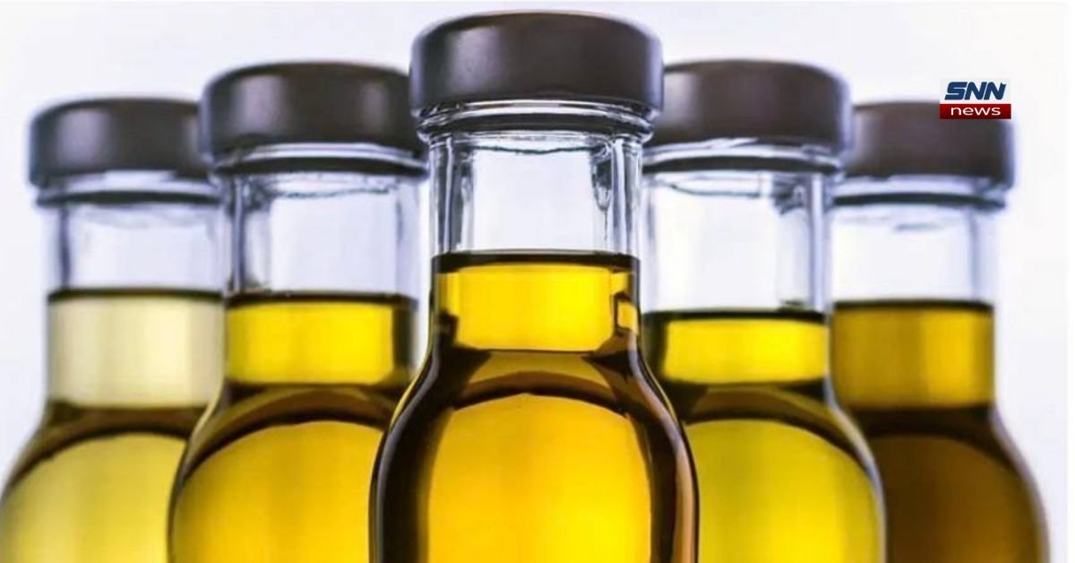 Extra virgin olive oil in a dark glass bottle shown to protect brain health and reduce Alzheimer's risk through natural polyphenols.